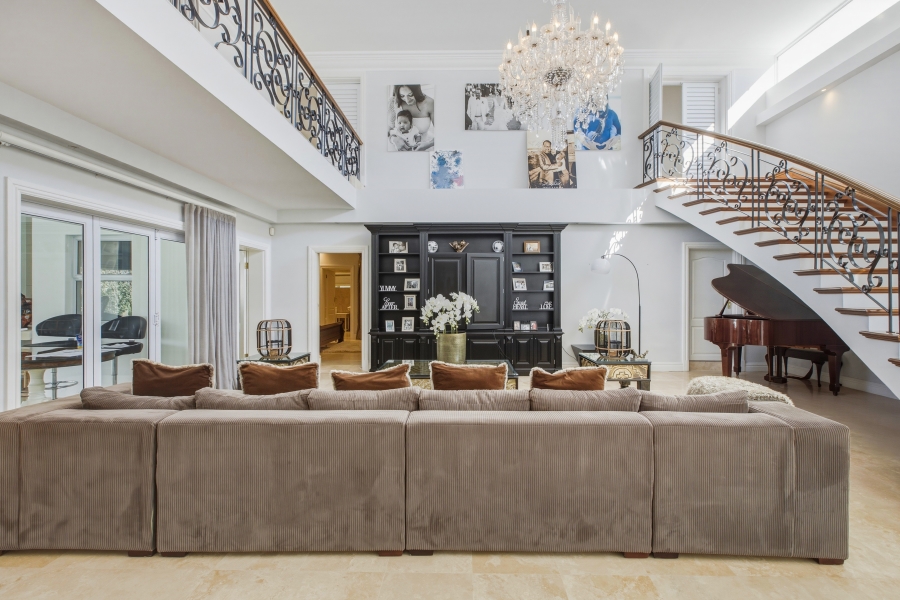 9 Bedroom Property for Sale in Constantia Western Cape